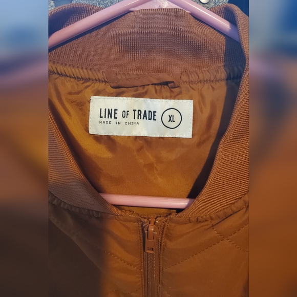 Vest - Picture 3 of 4